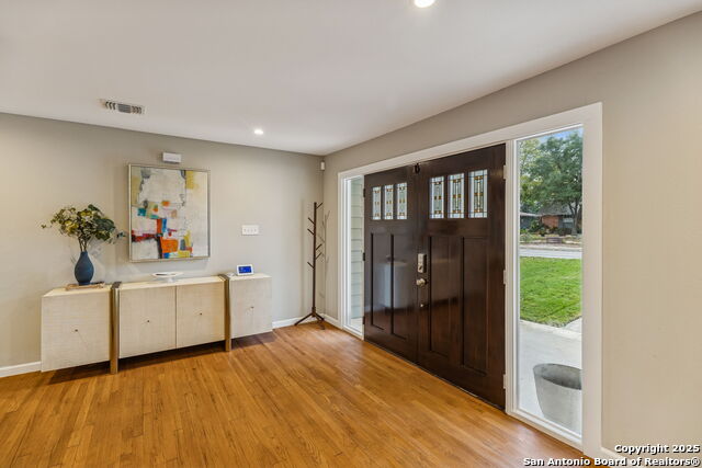 Image 5 of 42 For 119 Blakeley Dr