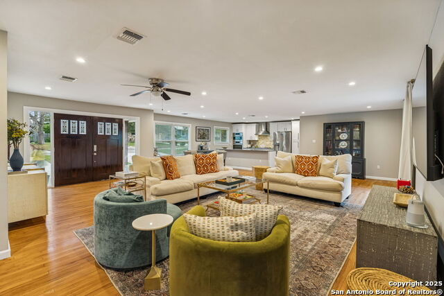 Image 6 of 42 For 119 Blakeley Dr