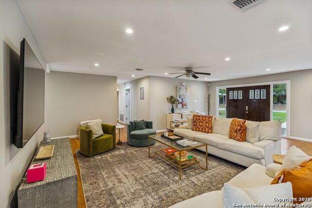 Image 8 of 42 For 119 Blakeley Dr