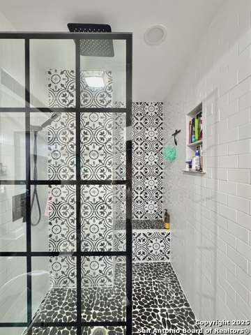 Image 20 of 26 For 1106 High N