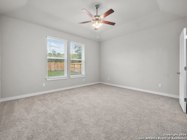 Listing photo id 3 for 15583 Jake Crossing