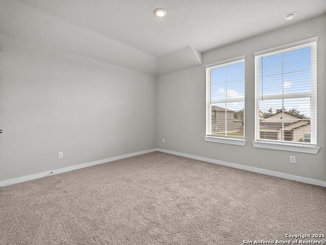 Listing photo id 4 for 15583 Jake Crossing