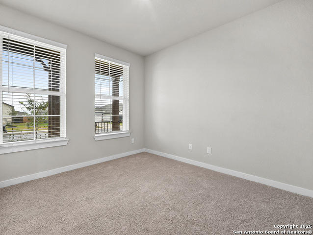 Listing photo id 7 for 15583 Jake Crossing