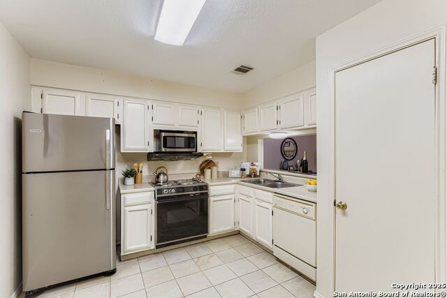 Image 15 of 27 For 3430 Turtle Village 101