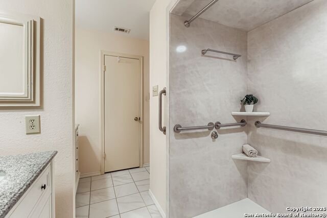 Image 21 of 27 For 3430 Turtle Village 101