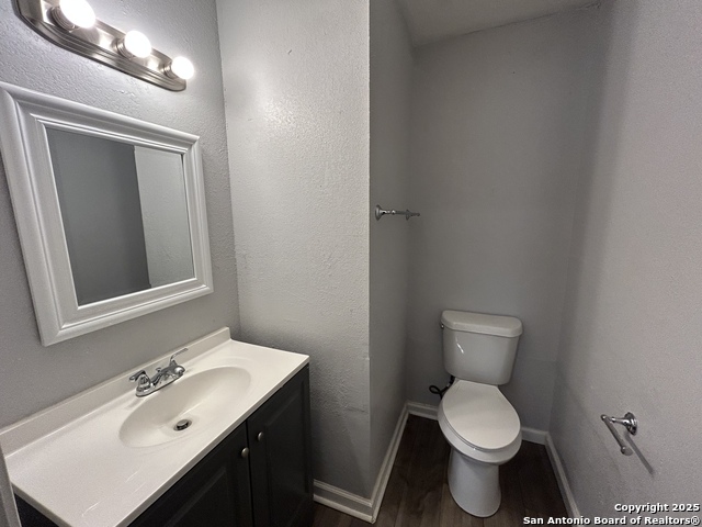 Image 14 of 17 For 206 Edna 1