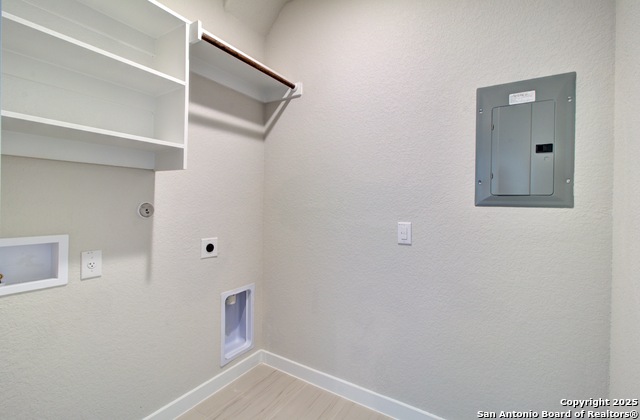 Image 13 of 25 For 2518 White Daisy Hill