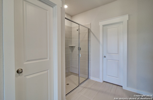 Image 17 of 25 For 2518 White Daisy Hill