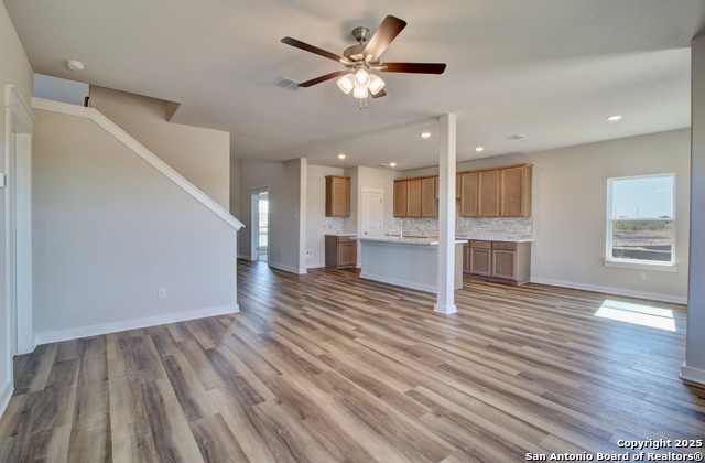 Image 8 of 25 For 2518 White Daisy Hill