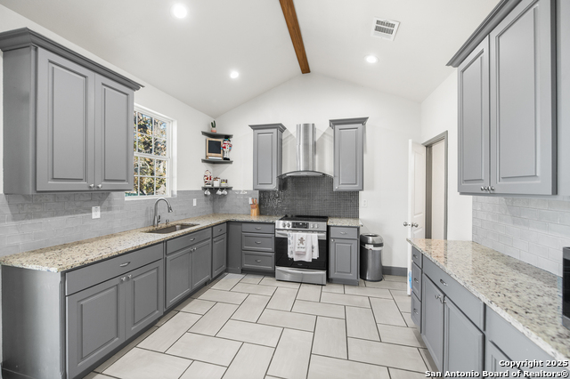 Image 10 of 51 For 23019 Hilltop Peaks