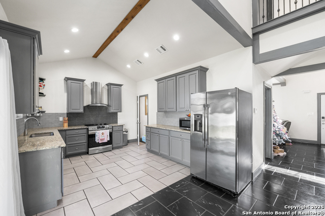 Image 13 of 51 For 23019 Hilltop Peaks