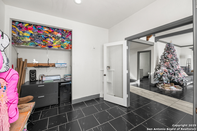 Image 15 of 51 For 23019 Hilltop Peaks