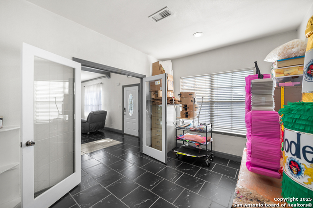 Image 16 of 51 For 23019 Hilltop Peaks