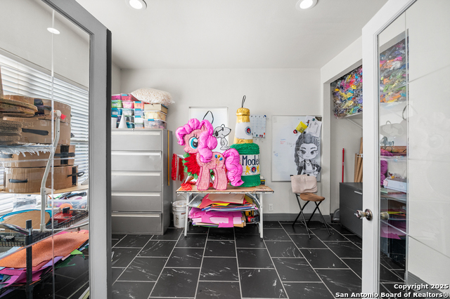 Image 17 of 51 For 23019 Hilltop Peaks