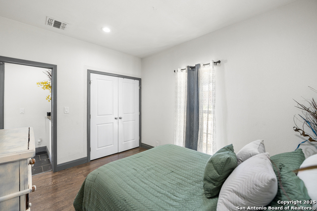 Image 18 of 51 For 23019 Hilltop Peaks