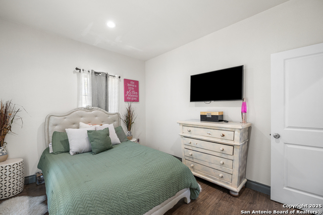 Image 19 of 51 For 23019 Hilltop Peaks