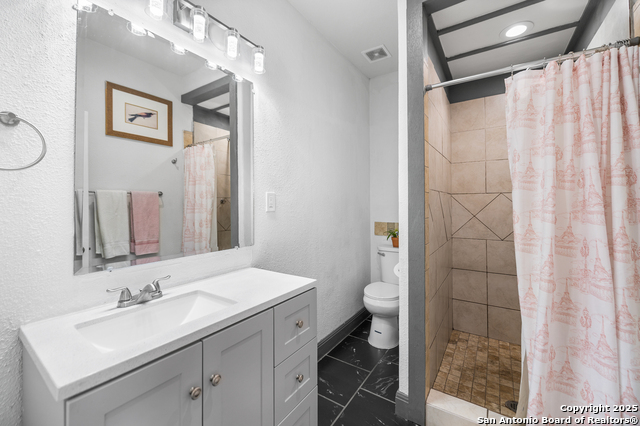 Image 21 of 51 For 23019 Hilltop Peaks