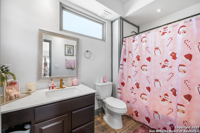 Image 29 of 51 For 23019 Hilltop Peaks