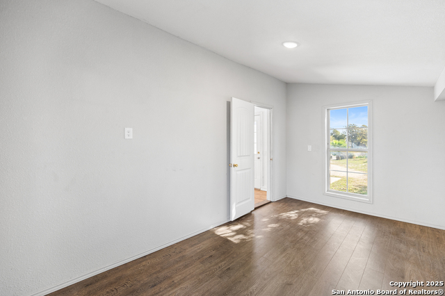 Image 38 of 51 For 23019 Hilltop Peaks