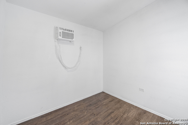 Image 43 of 51 For 23019 Hilltop Peaks