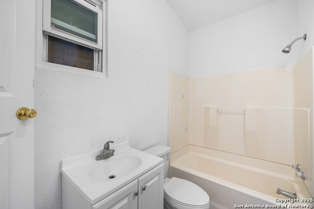 Image 46 of 51 For 23019 Hilltop Peaks