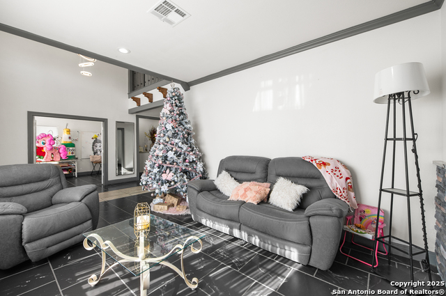 Image 6 of 51 For 23019 Hilltop Peaks