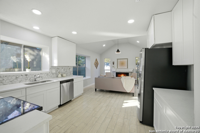 Image 15 of 32 For 8911 Park Vista