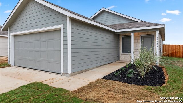 Image 2 of 21 For 10814 Lillia Branch