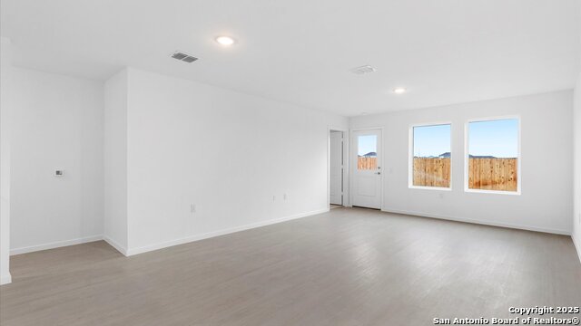 Image 6 of 21 For 10814 Lillia Branch