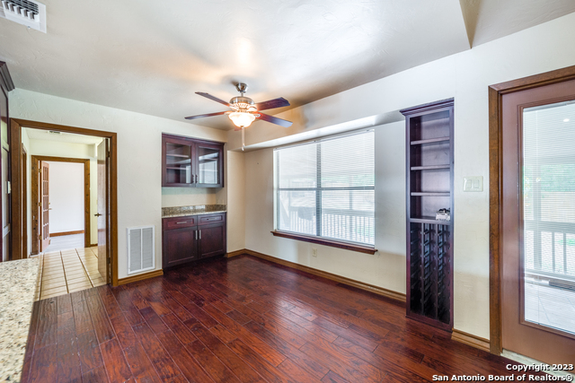 Image 10 of 25 For 15410 Circle Path St