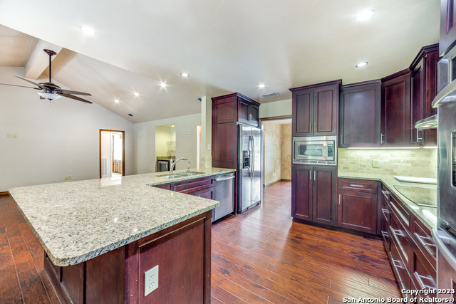 Image 11 of 25 For 15410 Circle Path St