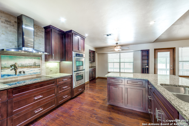 Image 13 of 25 For 15410 Circle Path St