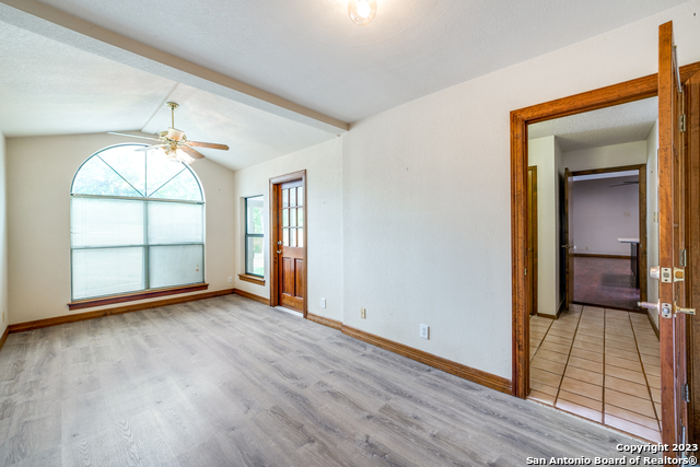 Image 16 of 25 For 15410 Circle Path St