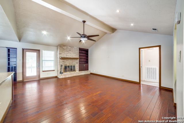 Image 5 of 25 For 15410 Circle Path St