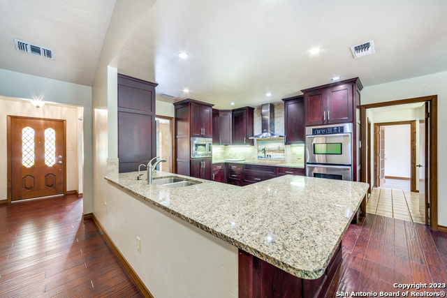 Image 9 of 25 For 15410 Circle Path St