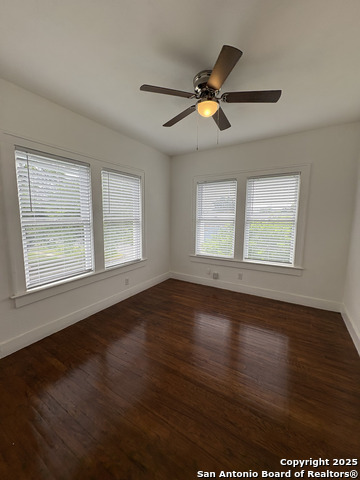 Image 5 of 26 For 805 Summit Ave W 4