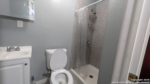 Image 6 of 7 For 5915 Bronco Way