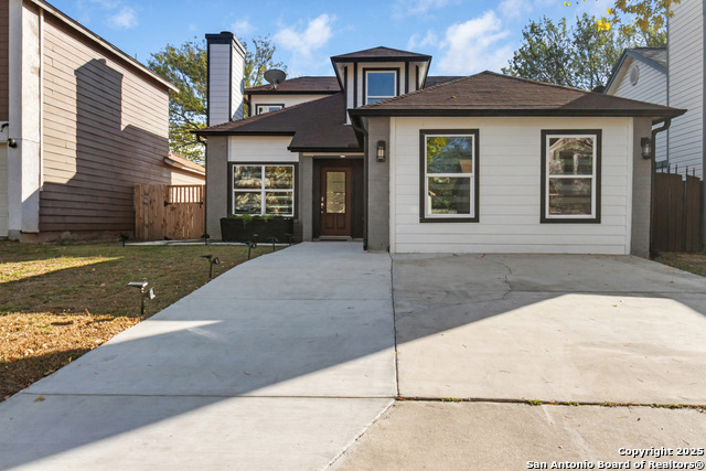 Image 3 of 40 For 9346 Valley Hedge