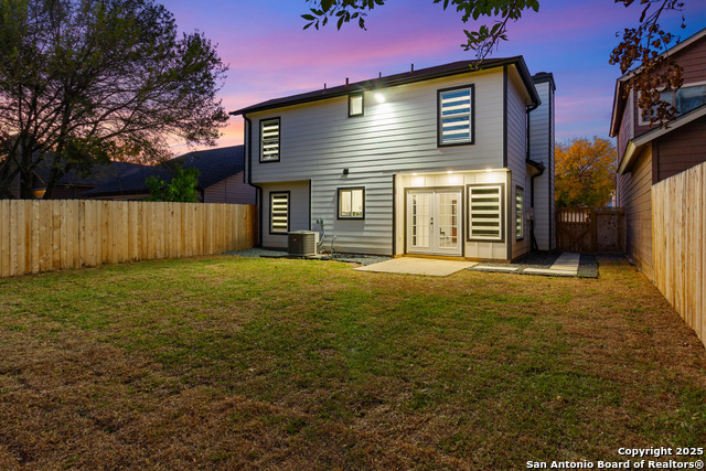 Image 34 of 40 For 9346 Valley Hedge