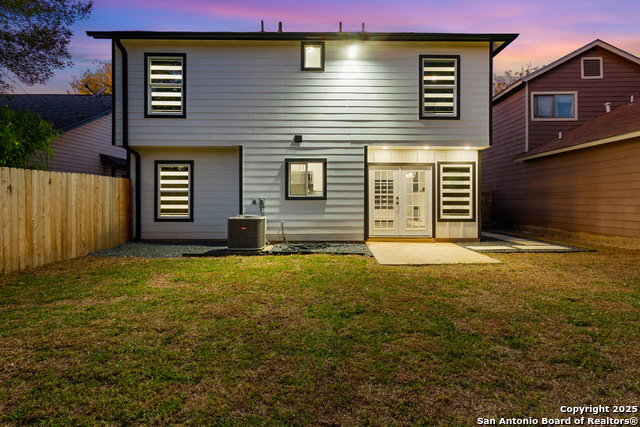 Image 36 of 40 For 9346 Valley Hedge