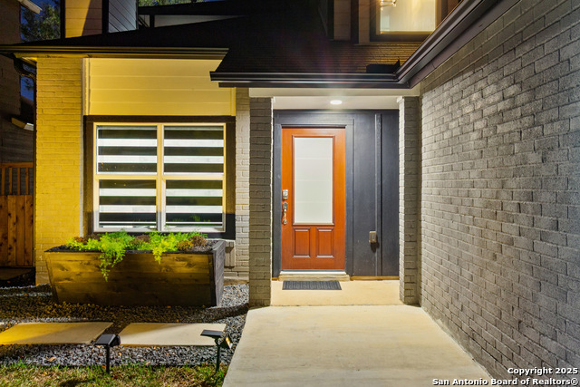 Image 38 of 40 For 9346 Valley Hedge