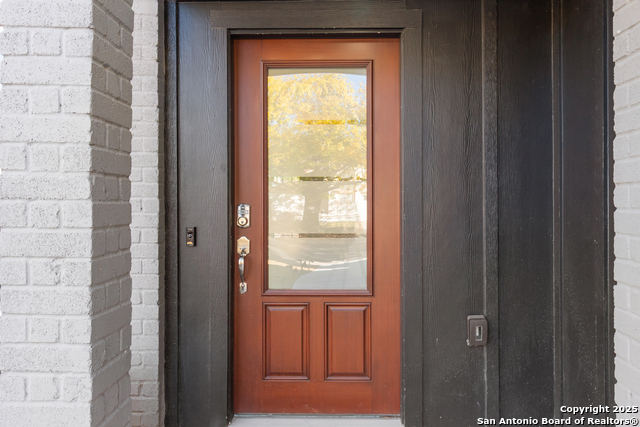 Image 4 of 40 For 9346 Valley Hedge