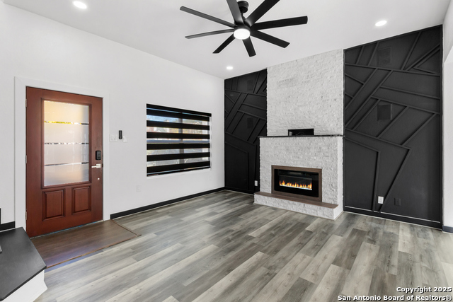 Image 6 of 40 For 9346 Valley Hedge