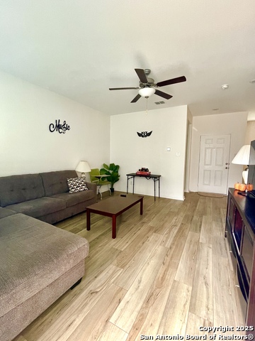 Image 11 of 38 For 10829 Emerick St