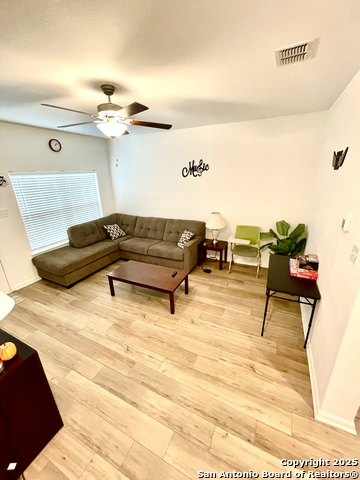 Image 13 of 38 For 10829 Emerick St