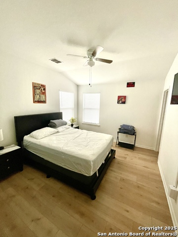 Image 15 of 38 For 10829 Emerick St