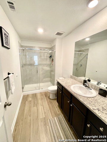 Image 16 of 38 For 10829 Emerick St