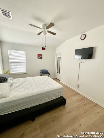 Image 18 of 38 For 10829 Emerick St