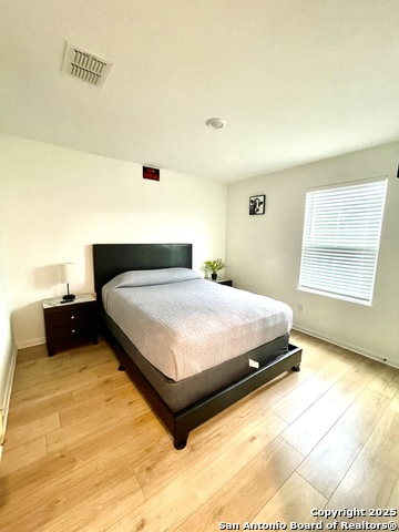 Image 25 of 38 For 10829 Emerick St