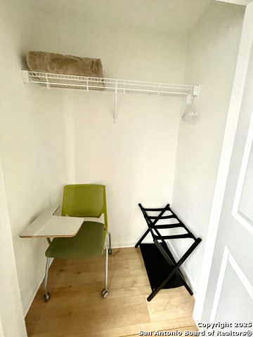 Image 26 of 38 For 10829 Emerick St